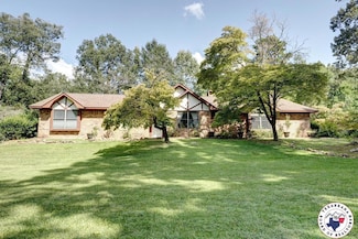 918 Clear Creek Dr, Texarkana, TX 75503