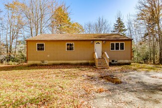 733 Cushing Rd, Cushing, ME 04563