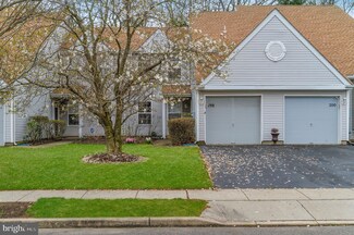198 Birch Hollow Dr Unit 65, Bordentown, NJ 08505