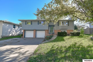 5620 NW 10th St, Lincoln, NE 68521