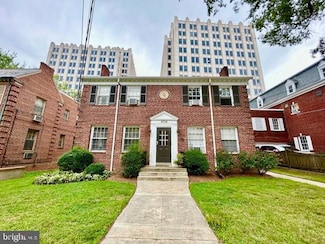 4534 Avondale St Unit 2, Bethesda, MD 20814