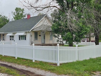 471 N 19th St, Hamilton, IL 62341