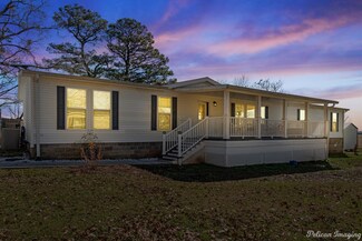 215 Crestwood Cir, Benton, LA 71006