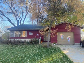 906 Progressive Ln, Monona, WI 53716