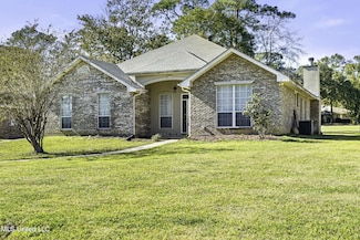 56129 Diamondhead Dr E, Diamondhead, MS 39525