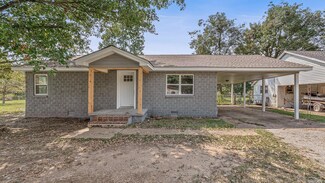 202 W Tennessee St, Caraway, AR 72419