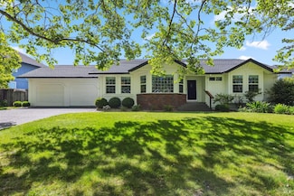 9340 Lakewood Dr, Windsor, CA 95492