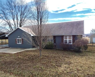 104 E Golden Ave, El Dorado Springs, MO 64744