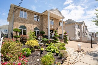 201 Aspinwall St, Staten Island, NY 10307