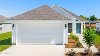 8351 Park Place Dr, Callaway, FL 32404