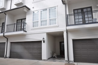 5922 Burgoyne Rd, Houston, TX 77057