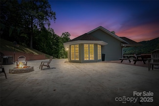 189 Poverty Branch Rd, Barnardsville, NC 28709