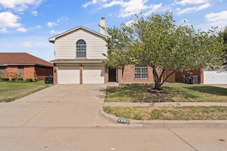 2801 Martsy Ct, Arlington, TX 76014