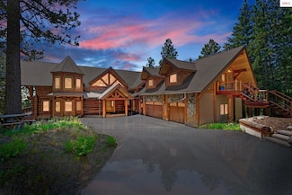 1050 Greenview Ln, Moscow, ID 83843