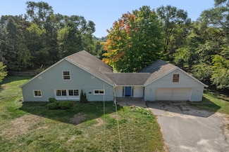 1818 52nd St SW, Wyoming, MI 49519