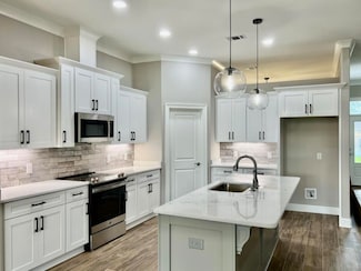 7586 Vinca St, Navarre, FL 32566