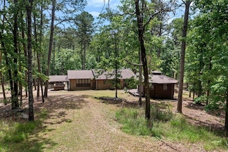 688 Old Hochatown Rd, Broken Bow, OK 74728
