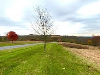 2431 Fairway Ln, Moore Township, PA 18014