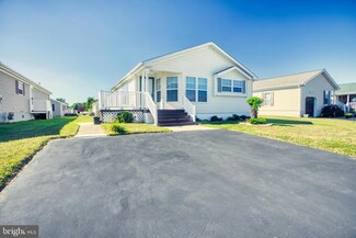 933 Appleberry Dr, Smyrna, DE 19977