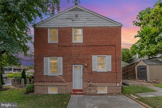 3729 S Four Mile Run Dr, Arlington, VA 22206