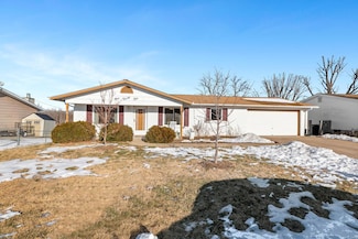 924 Brands Hatch Ln, Saint Charles, MO 63303