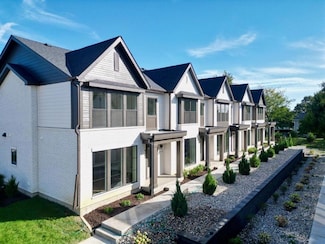 912 Prime St, West Des Moines, IA 50266