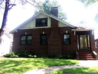 7622 Springdale Dr, Saint Louis, MO 63121