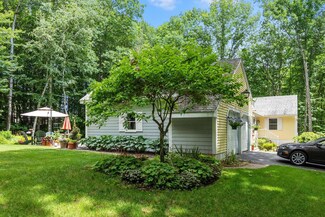 7 Berrywood Dr, Wolfeboro, NH 03894