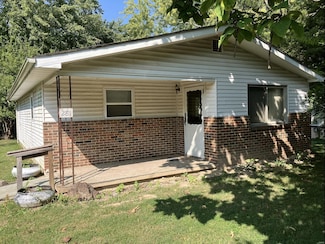 281 Locust St, Carlyle, IL 62231