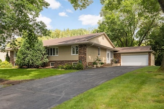 5315 Malibu Dr, Edina, MN 55436