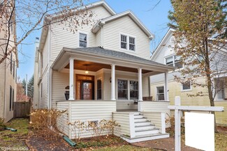 2121 Forestview Rd, Evanston, IL 60201