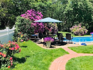 5 Lauren Ln, Foxboro, MA 02035