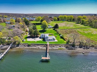 149 Nanaquaket Rd, Tiverton, RI 02878