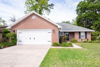 348 N 5th St, MacClenny, FL 32063