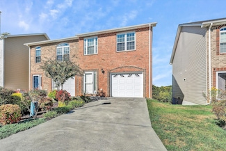 897 Walhalla Ct, Roanoke, VA 24019