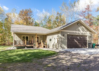 8393 Sutton Rd, Minocqua, WI 54548