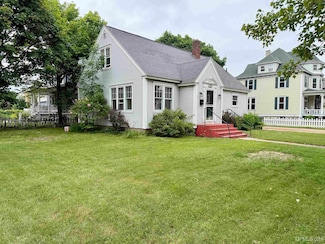 1020 7th Ave S, Escanaba, MI 49829