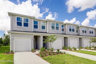 578 Holly Lakes Dr, Orange Park, FL 32073