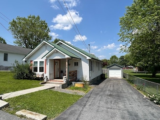 158 2nd St, Lewisburg, WV 24901