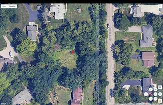 904 S Hough St, Barrington, IL 60010