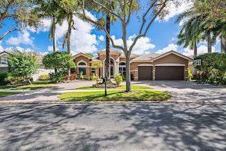 19450 Saturnia Lakes Dr, Boca Raton, FL 33498