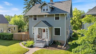 325 6th St S, Virginia, MN 55792