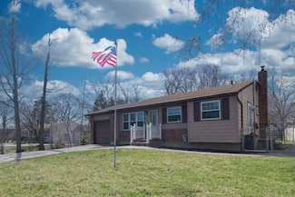 1418 Manatuck Blvd, Bay Shore, NY 11706