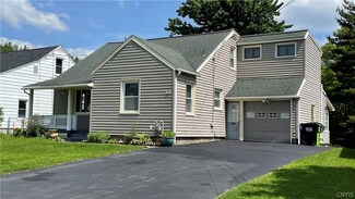 104 Chestnut Hill Dr, Liverpool, NY 13088