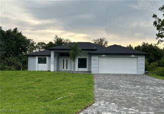 1621 Lincoln Ave, Lehigh Acres, FL 33972
