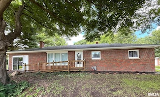 101 Lynn St, Victoria, IL 61485