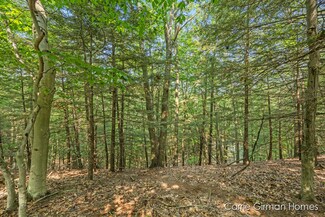 18050 Sunset Dr, Grand Haven, MI 49417