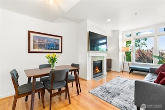418 11th Ave E Unit B, Seattle, WA 98102