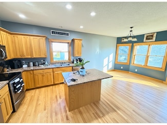 787 154th St, Roberts, WI 54023