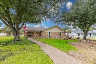 8642 Briargrove Dr, Woodway, TX 76712